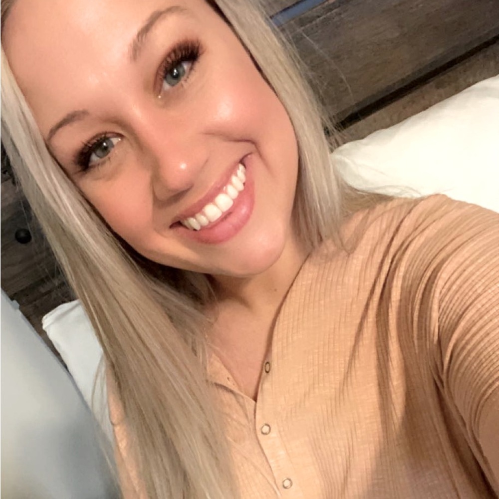 Meet your Posher, Kristen!